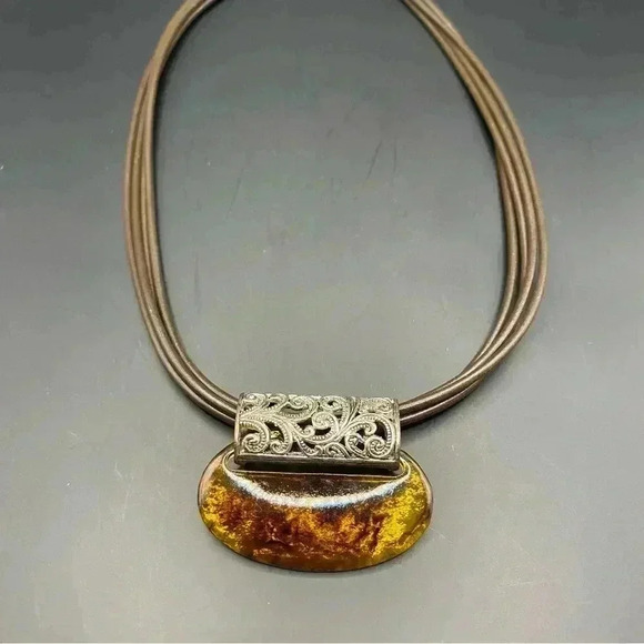 VGT Choker Necklace with Silver-tone & Topaz-Colored Pendant - Picture 4 of 9